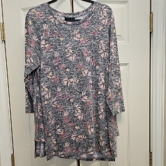 cameo Tops - cameo Heathered Gray Floral Tunic with Pink and Yellow Accents